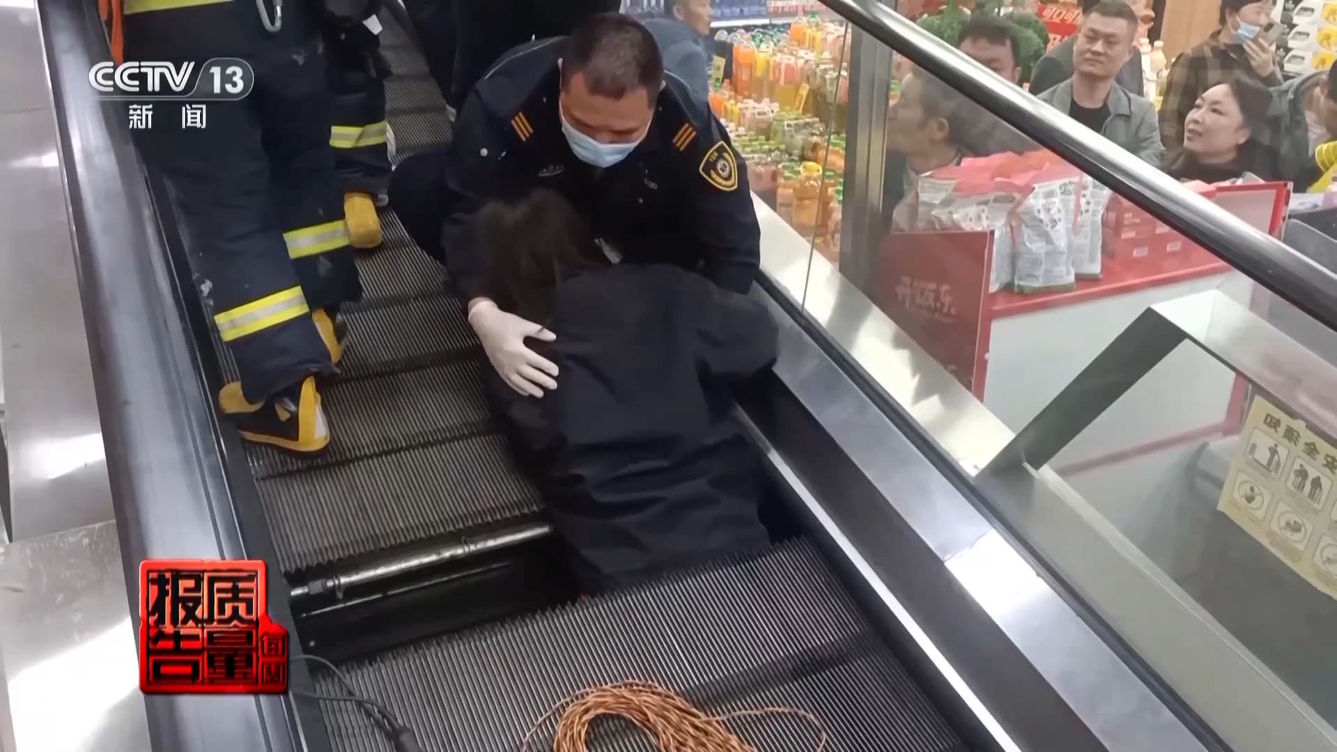 “纸片人”维保电梯 安全岂能儿戏？揭开电梯维保市场乱象