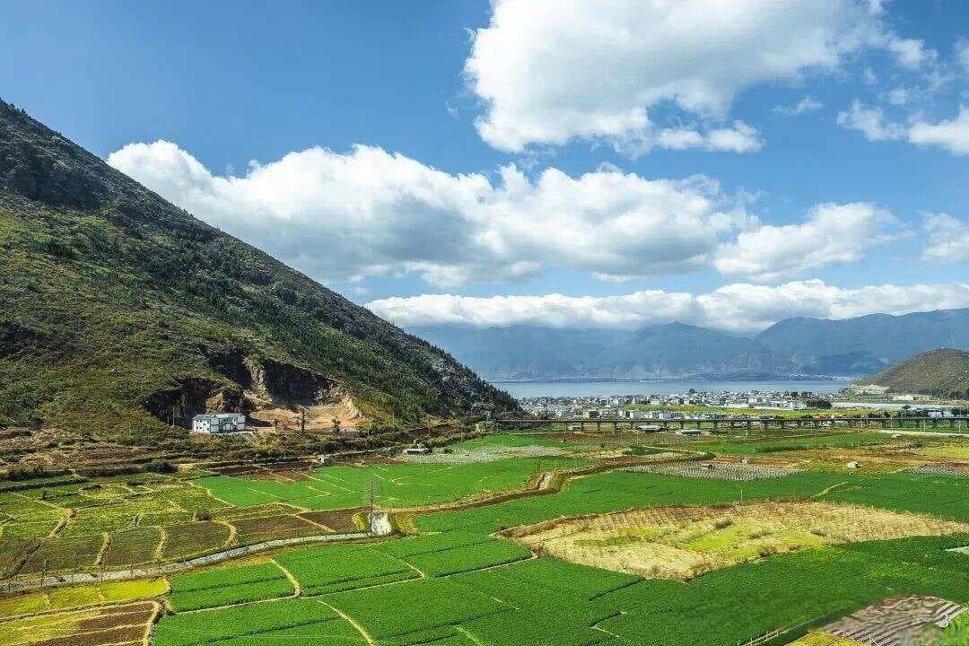 中国十大城市旅游指南：从大理洱海到拉萨布达拉宫