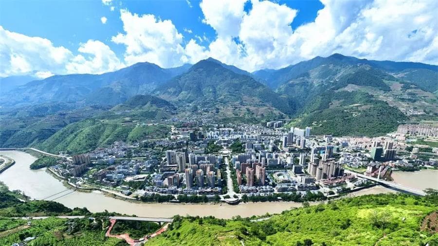 怒江泸水：绿意更浓郁，市民更满意