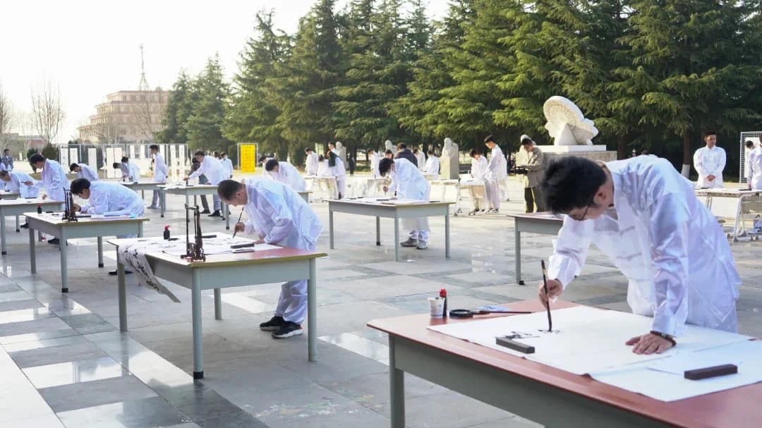 书法文化浸润一站式学生社区 培育时代新人