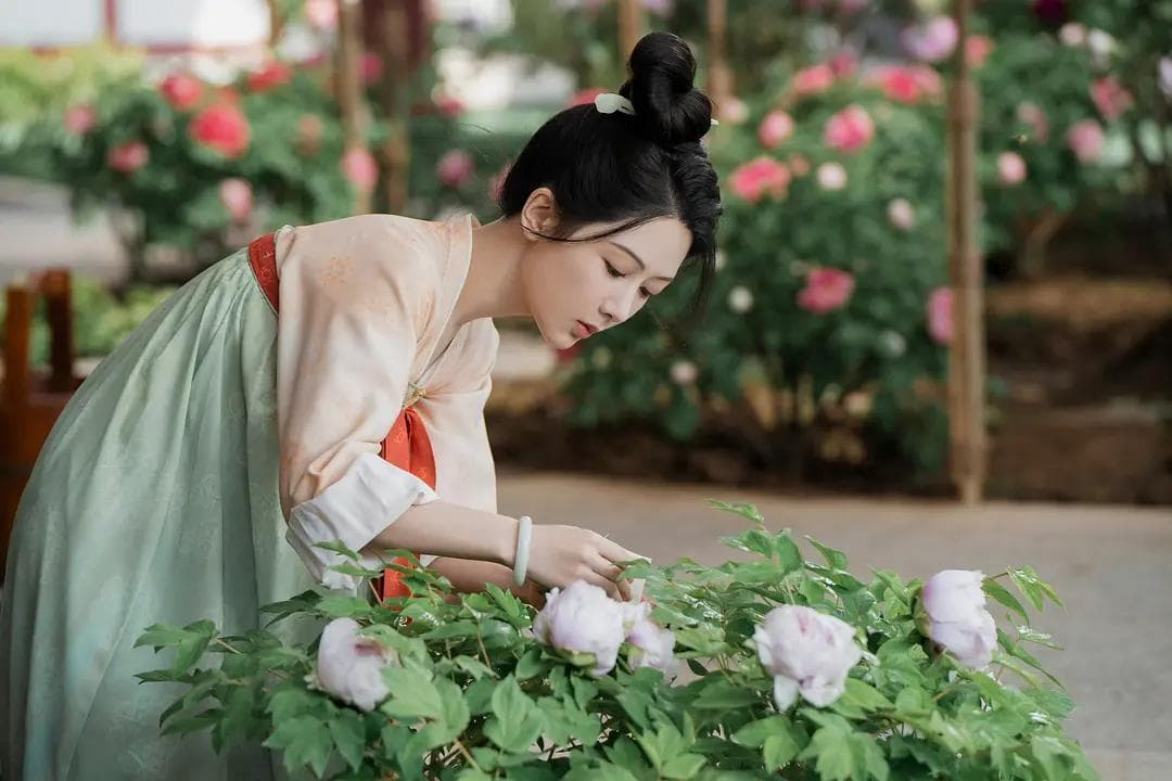 杨紫新剧《国色芳华》：又一部打着“正剧”旗号的古偶？