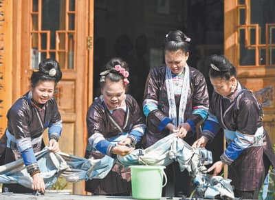 侗歌婉转  蜡染多彩  侗寨迎客来（推进文化自信自强）