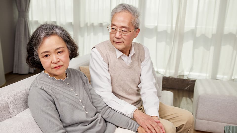 老人自己有收入可以不给赡养费吗