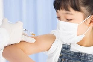 打完疫苗后出现发热、红肿等不良反应，什么程度要就医？