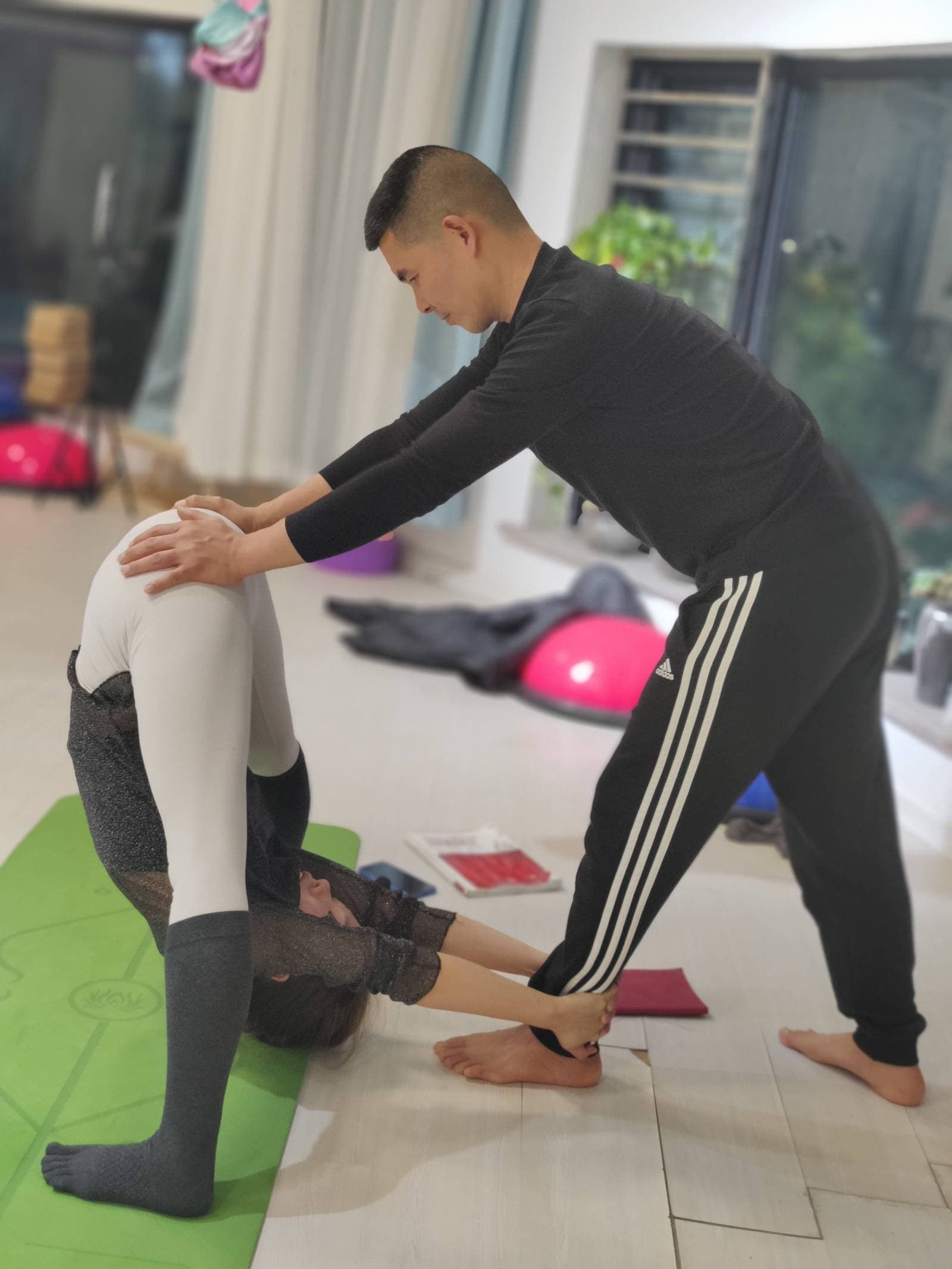 这些瑜伽体式专为女性设计，助你平稳度过人生特殊时期