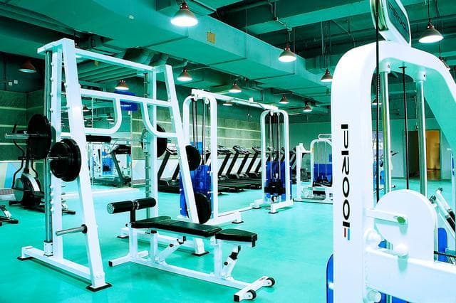 选择健身房的三大考量：位置、设施与个人需求