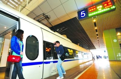武深高铁联通 来来往往皆为“花”