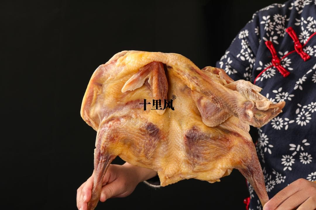 探秘传统美食：十里风干鸡的传奇与制作