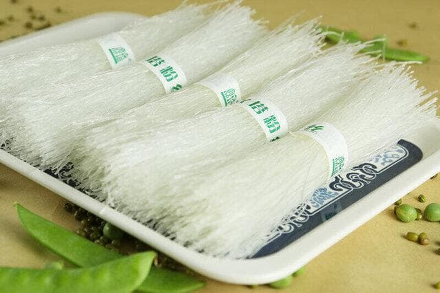 粉丝是什么原料做成的？粉丝和米粉有什么区别？