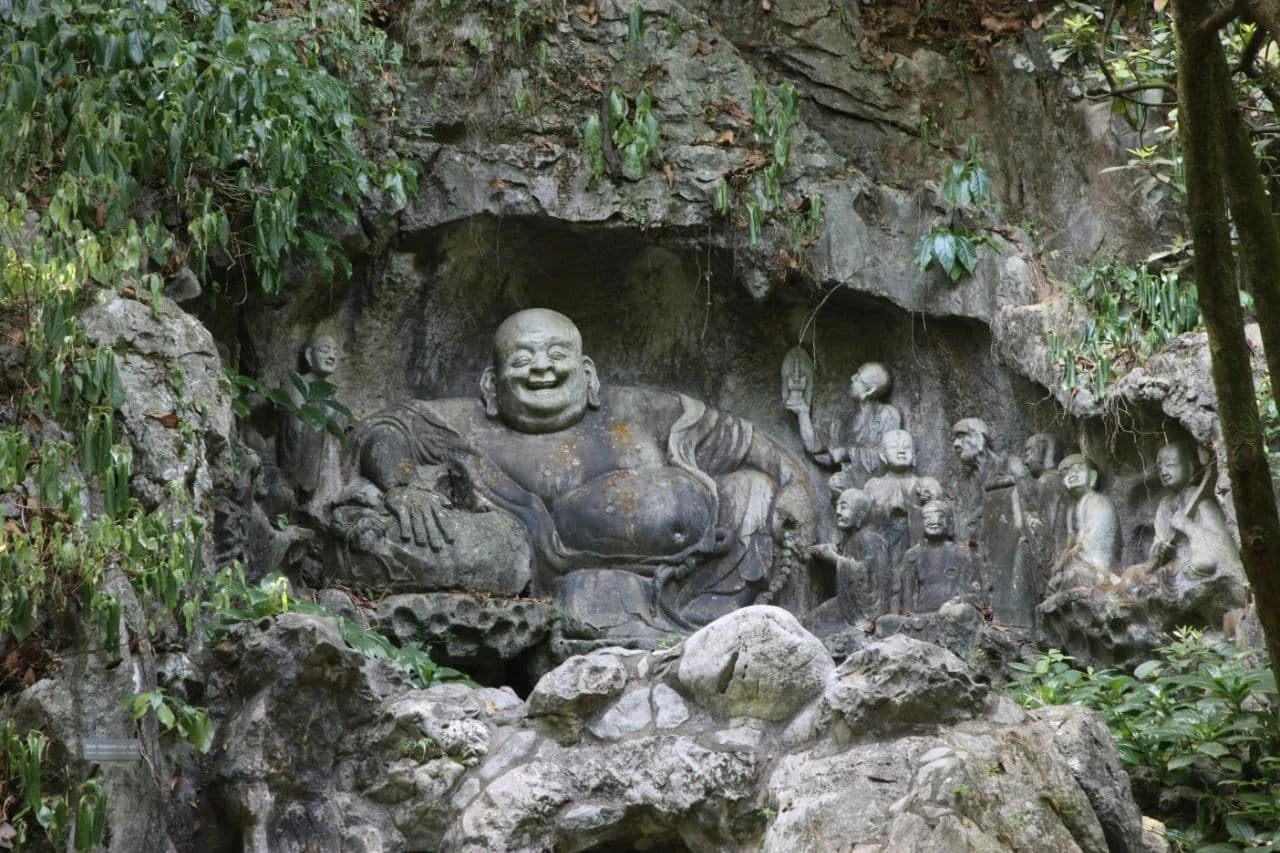 弥勒菩萨像的坐姿