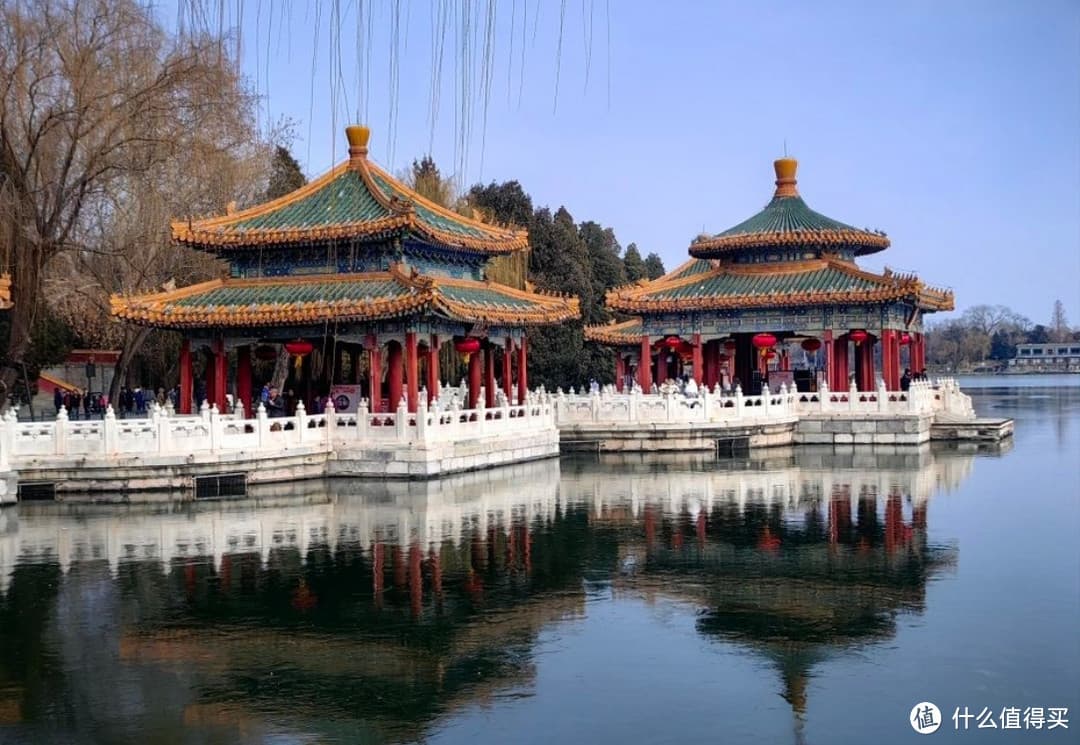 北海公园：古都中的碧波绿洲，历史与自然的和谐交响