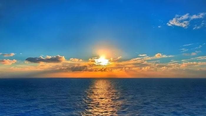 《五绝·海》：一首描绘大海壮丽景象的五言绝句