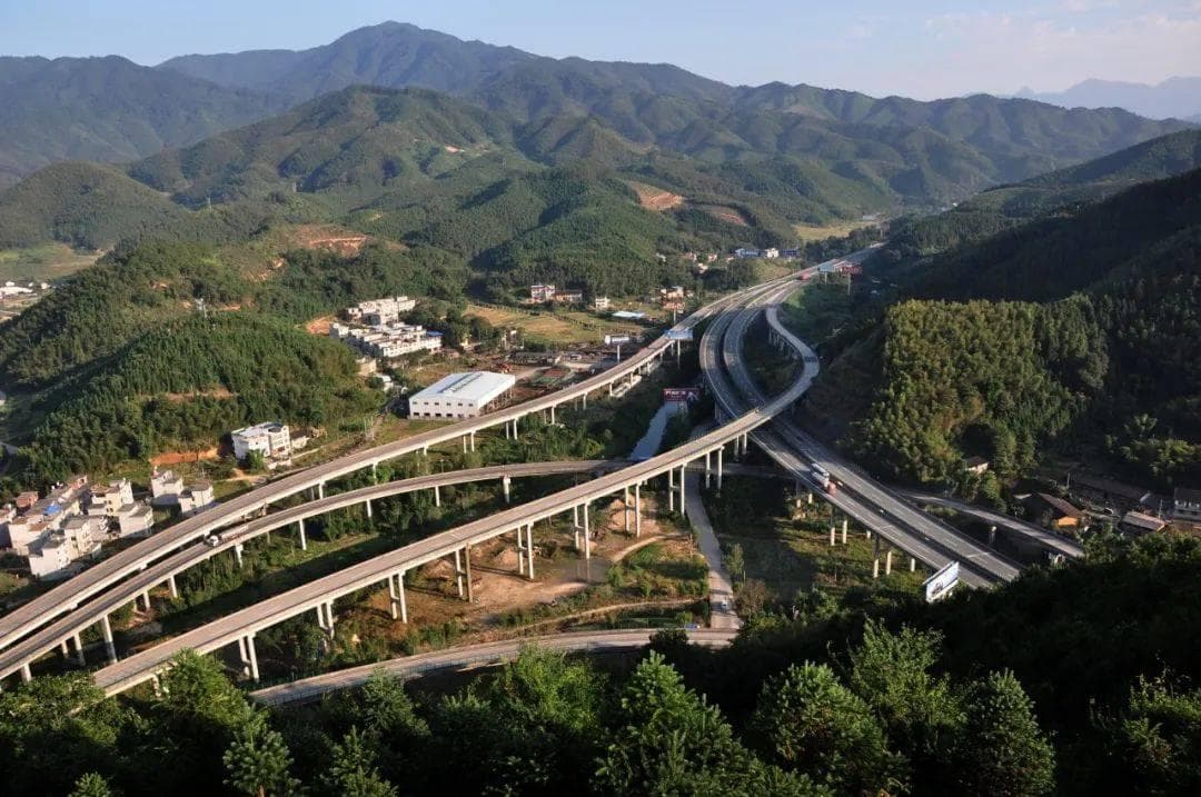 枢纽和互通有什么区别？