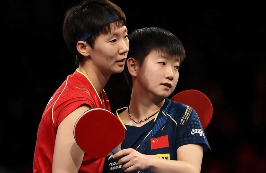 国乒特训曝光！孙颖莎王曼昱都输32岁退役帅哥，樊振东变瘦了