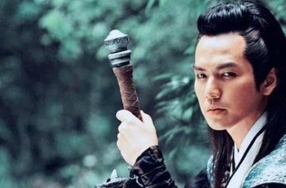 傅红雪算是反派还是正派？天涯明月刀里是正派，边城浪子里是反派