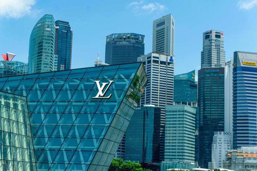 比消费降级更可怕的，是奢侈品也卖不动了