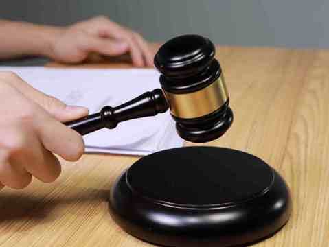 行政拘留的程序会经过哪些步骤实施