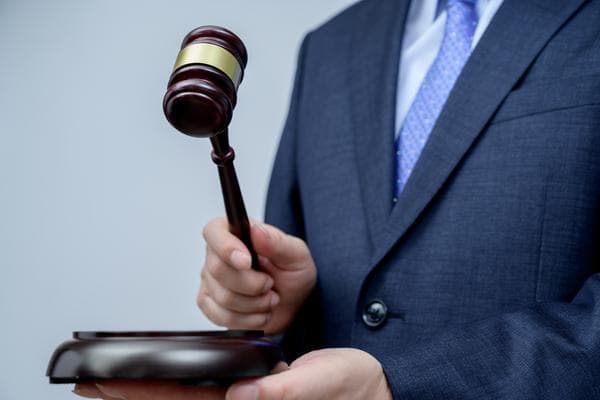 刑法中的真相：程序正义与实质正义的平衡