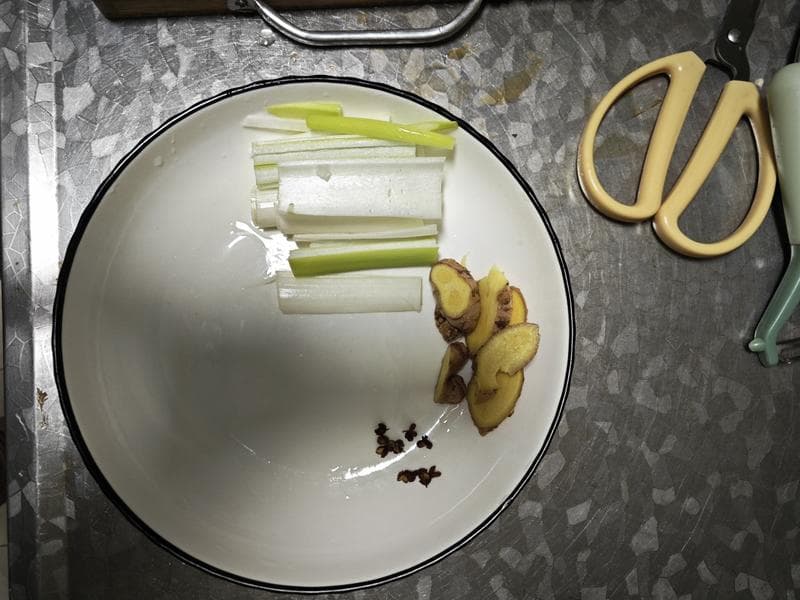 鲫鱼番茄豆腐汤