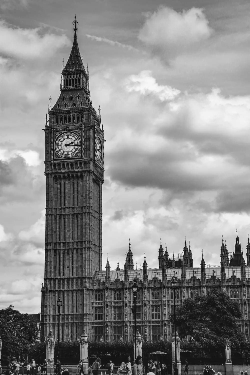 英国《协助死亡法案》引发热议：生命尊严与社会伦理的平衡