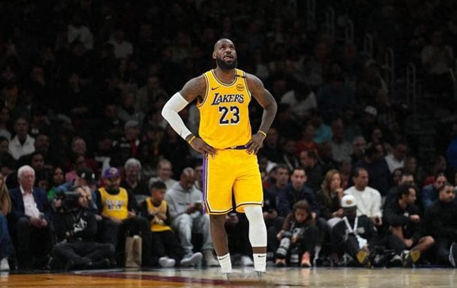 这还怎么比？NBA常规赛历史得分前二十名 詹姆斯居榜首 库里落榜