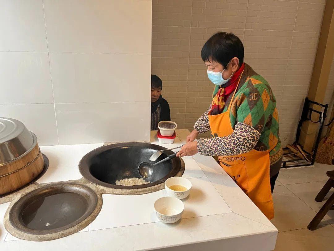 老手艺暖了冬季丨“八宝饭”是浓缩的团圆