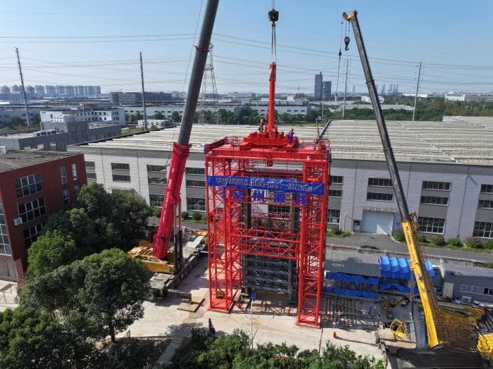 平陆运河省水船闸液压快速启闭机与阀门一体化试验通过验收