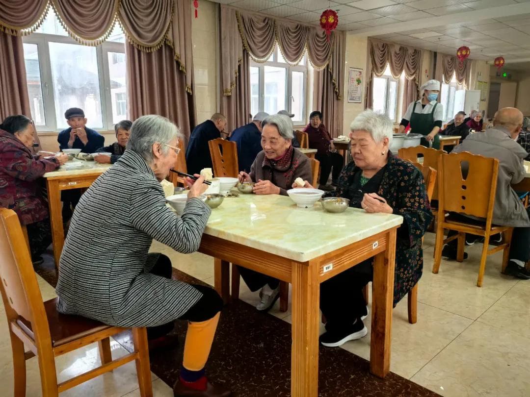 助餐服务 让老年人享受 “幸福食光”