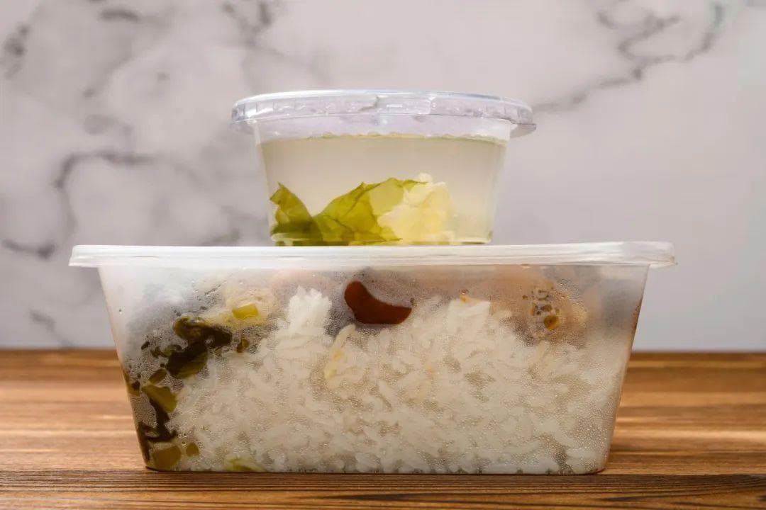 餐厅的打包盒、外卖盒，别再放微波炉加热了！