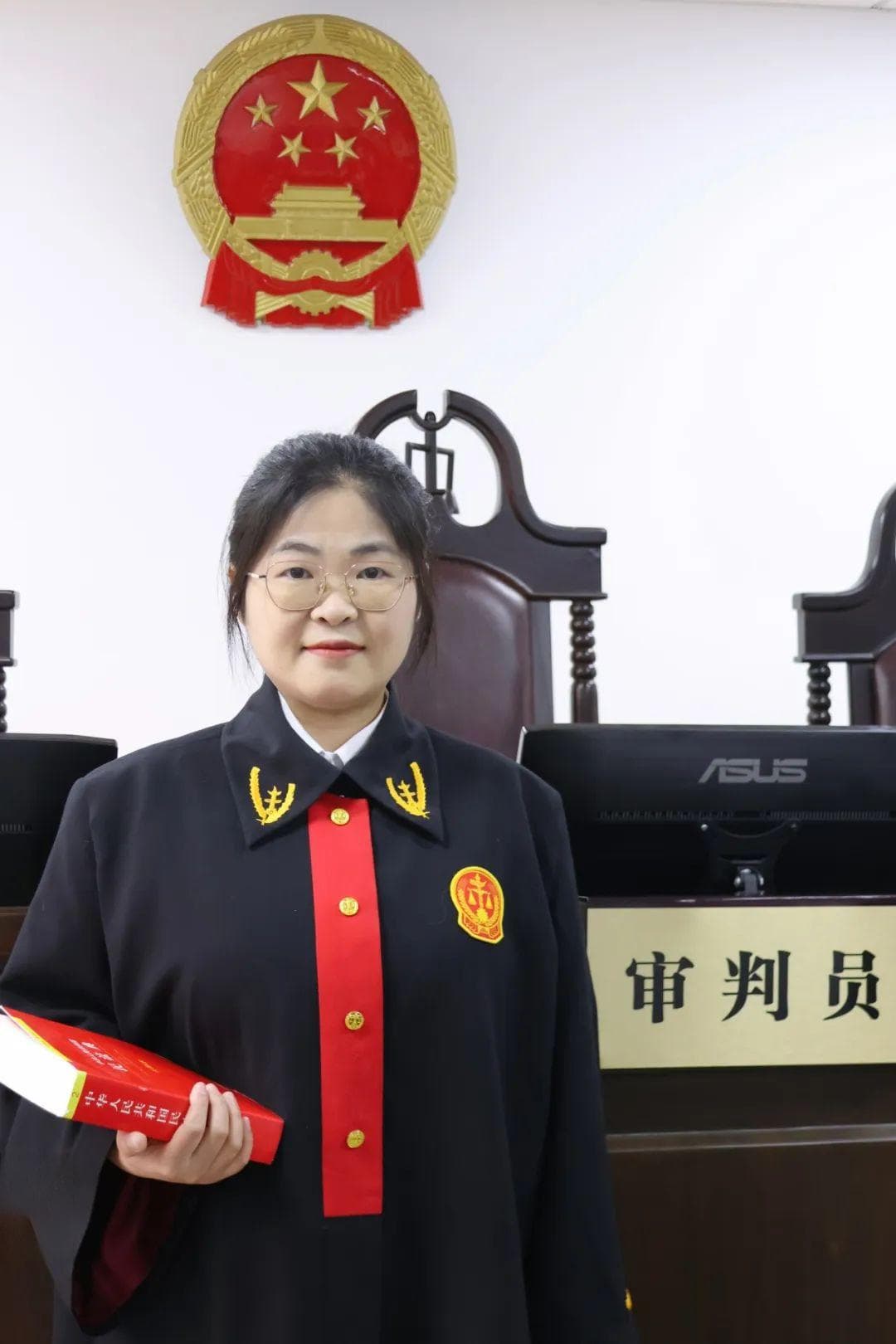 触摸中国式基层治理的脉搏：真正的法治温度，既在法槌起落间，也在泥土芬芳里