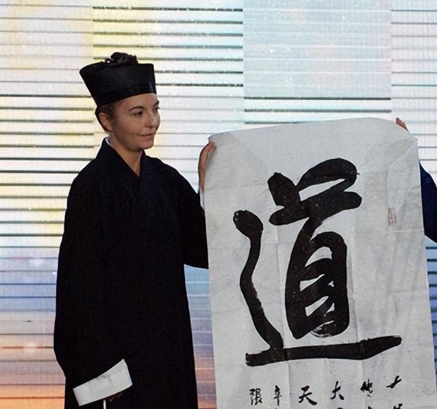 19年前，法国医学女博士：辞掉高薪工作来中国，只为追求道教！