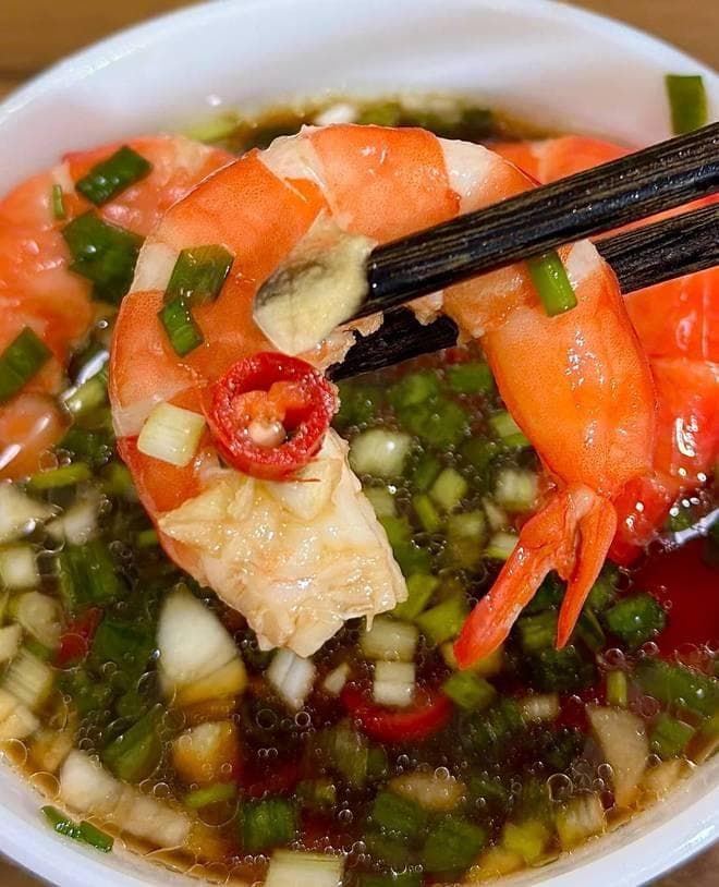白灼虾的完美烹饪指南：从选材到摆盘的全程详解