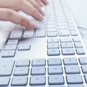 使用DeepSeek的十个必备技巧，结合官方指南与实战经验整理而成