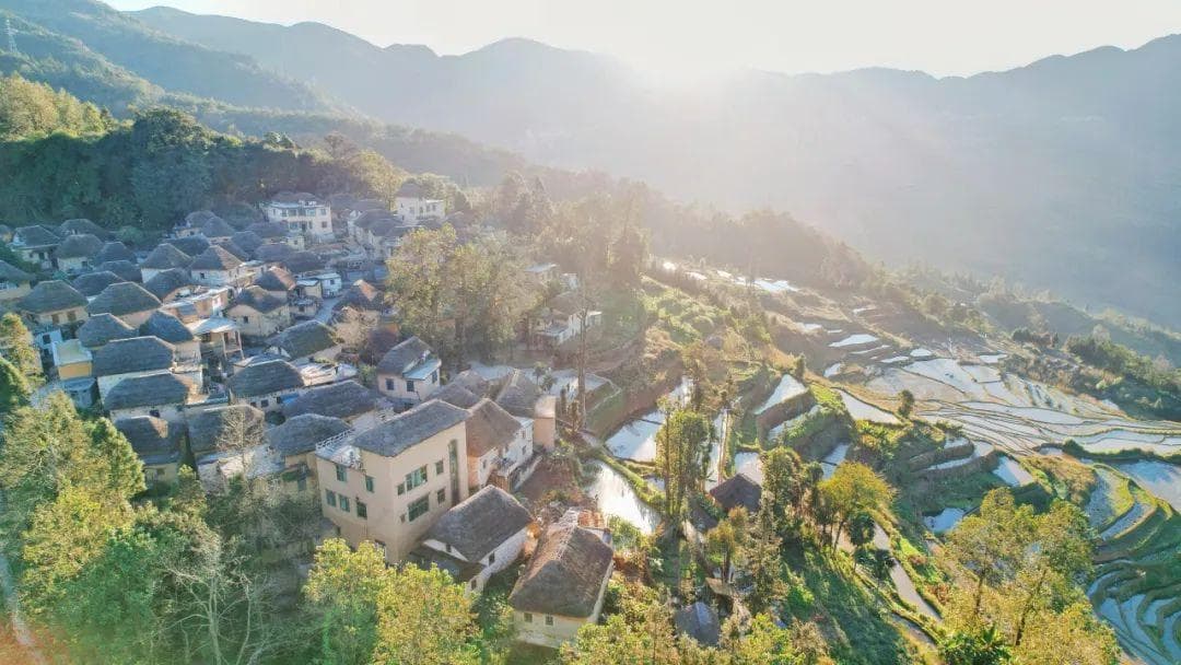 温暖红河：高铁串联千年古城与法式小镇