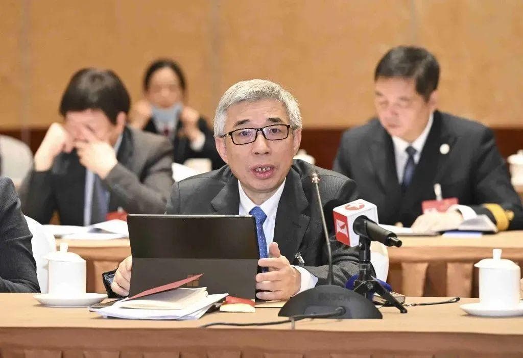 代表建议出台措施，激励带货主播走向职业化专业化