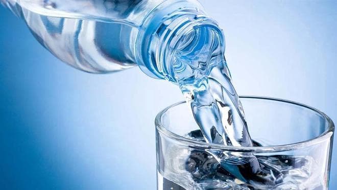 碳酸水与减肥真相：最新研究揭示其效果与局限