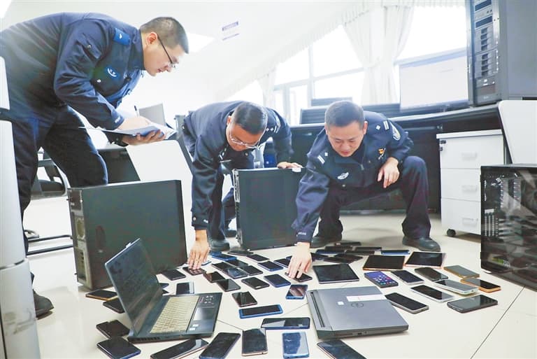 搭建“私服”薅热门游戏“羊毛”：九江警方破获一起侵犯网络游戏著作权案