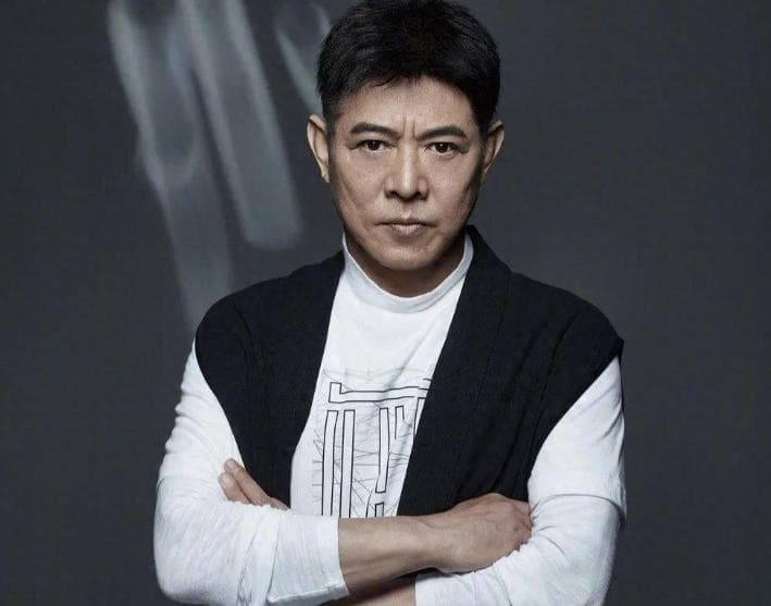 李连杰：从银幕英雄到公益先行者