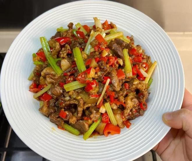 春天是养肝黄金期，建议多吃6种蔬菜，养好肝，气血足，显年轻