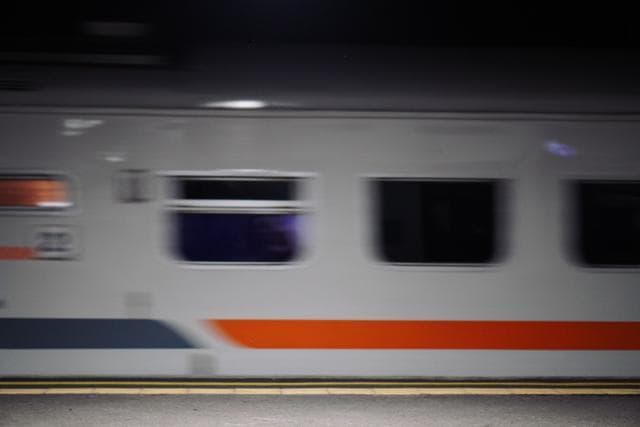 高铁和地铁为何不在夜间行车？