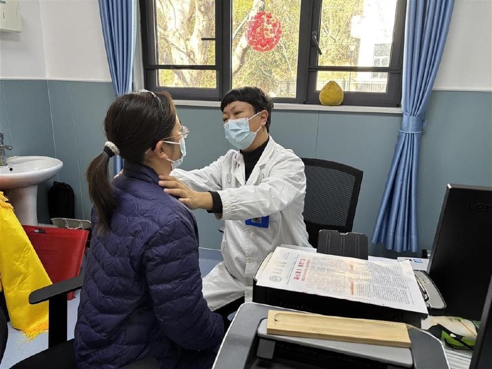 嗓子疼就是流感？专家提醒：谨防把亚甲炎当流感