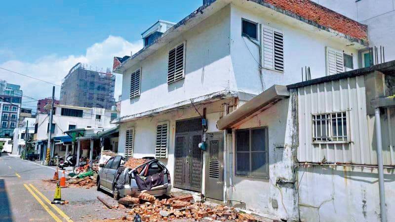 地震前夕天呈异象！ 网民：似足当年“921”
