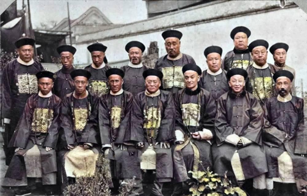 清朝的内务府具体是干什么的？内务府权力大不大？