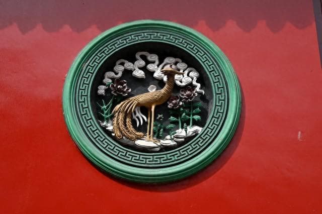 凤凰的预兆：国家兴衰与神秘神鸟的传说