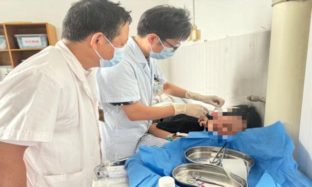 打耳洞后出现持续疼痛？当心是耳廓软骨膜炎！