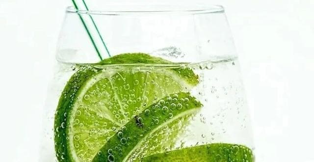 【科普营养】气泡水、苏打水、碳酸饮料、巴黎水...夏天喝水怎么选?
