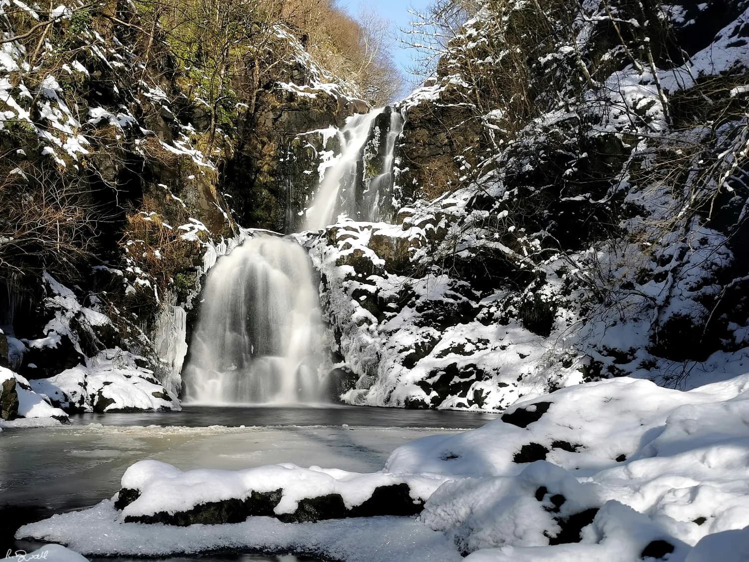 通灵大峡谷冬日探秘：雪景中的自然奇观