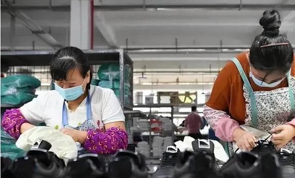 几乎全是假货！利润却高达650%，为何消费者还前赴后继争相购买？
