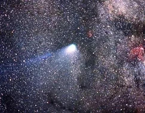 回眸｜哈雷彗星：76年一遇的宇宙奇观