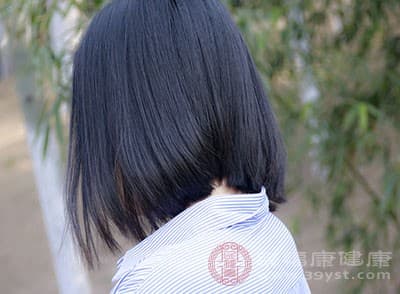 头发油腻怎么办？这些实用解决方案帮你轻松应对